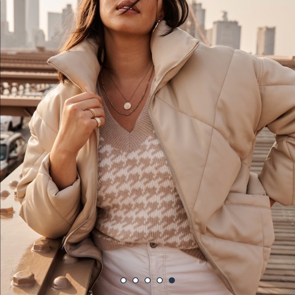 Abercrombie Oversized Puffer - Picture 4 of 4